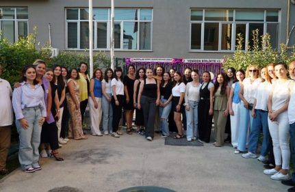 KIR ÇİÇEKLERİ MEZUNLAR GÜNÜNDE BULUŞTU