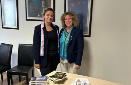 YILDIRIM BEYAZIT ROTARY KULÜBÜ’NDEN KİTAP BAĞIŞI