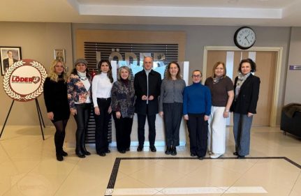 ÇEK YÖNETİM KURULU ÜYELERİ LÖDER KONUKEVİ’Nİ ZİYARET ETTİ